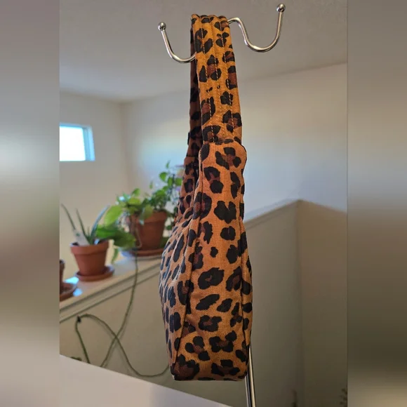 Baggu Nylon Leopard Print Shoulder Bag - Brown Animal Print - Picture 8 of 12